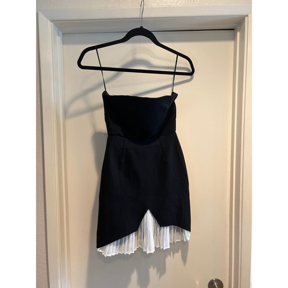 Zara Dresses & Skirts - Black Cocktail Dress w/ Sheer Ruffle Lining